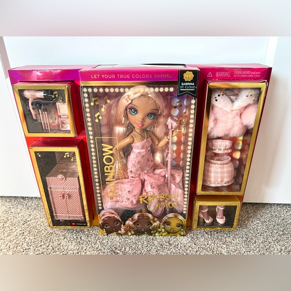 Rainbow High Sabrina St Cloud - Picture 2 of 11